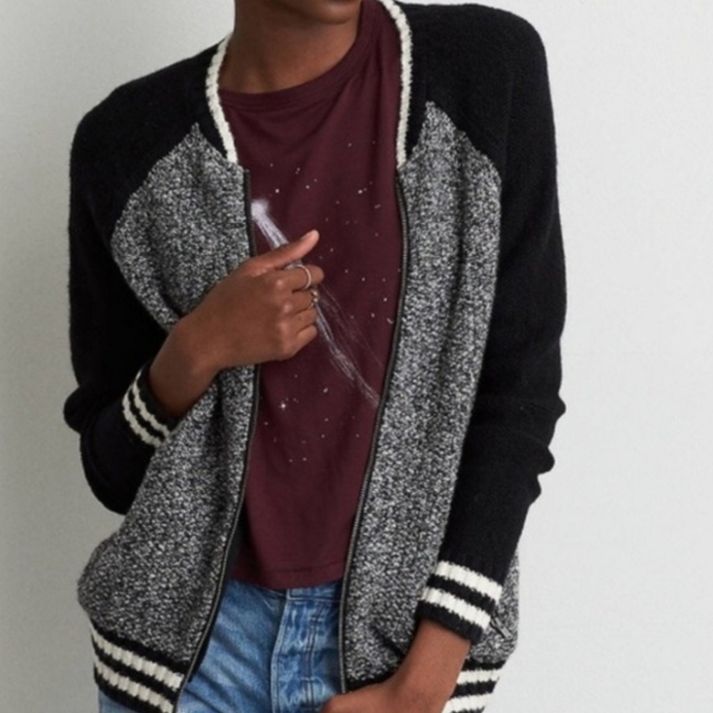 AMERICAN EAGLE OUTFITTERS Zip-Up Sweater Size Medium